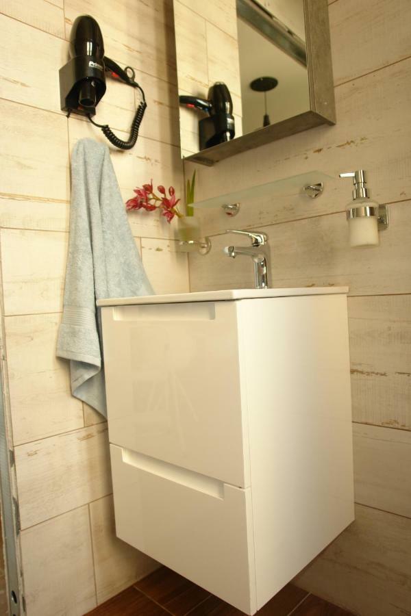 "Green Apartment" Close To Port & Center - Parking Patras Extérieur photo